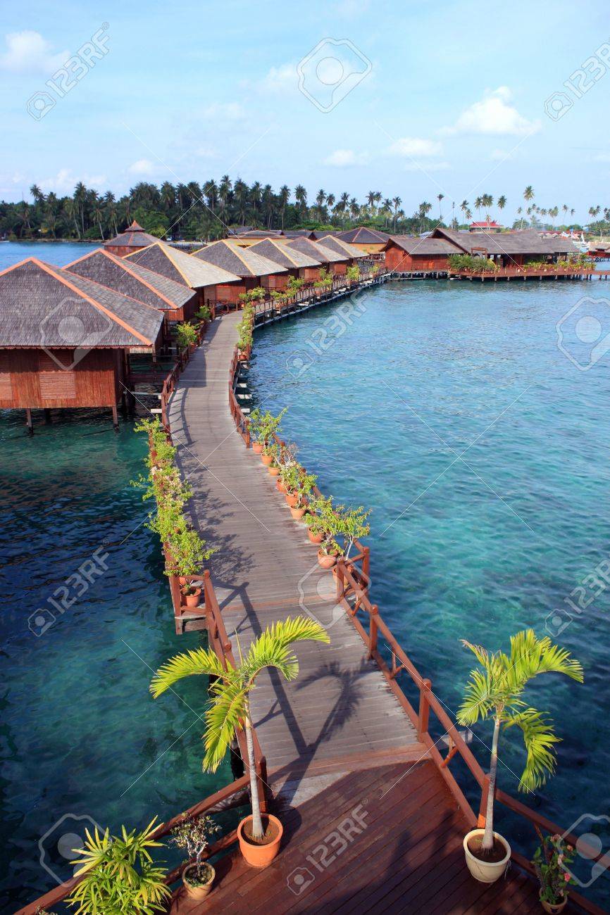 View of Sipdan water village resort at Mabul Island. - 5304564 View of Sipdan water village resort at Mabul Island. - 5304564