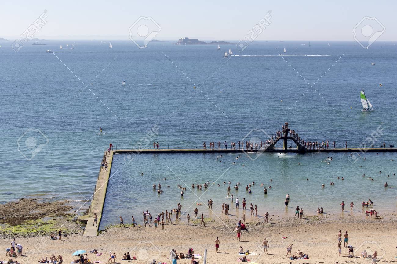 Saint Malo France August 16 2016 The Plage De Bon Secours