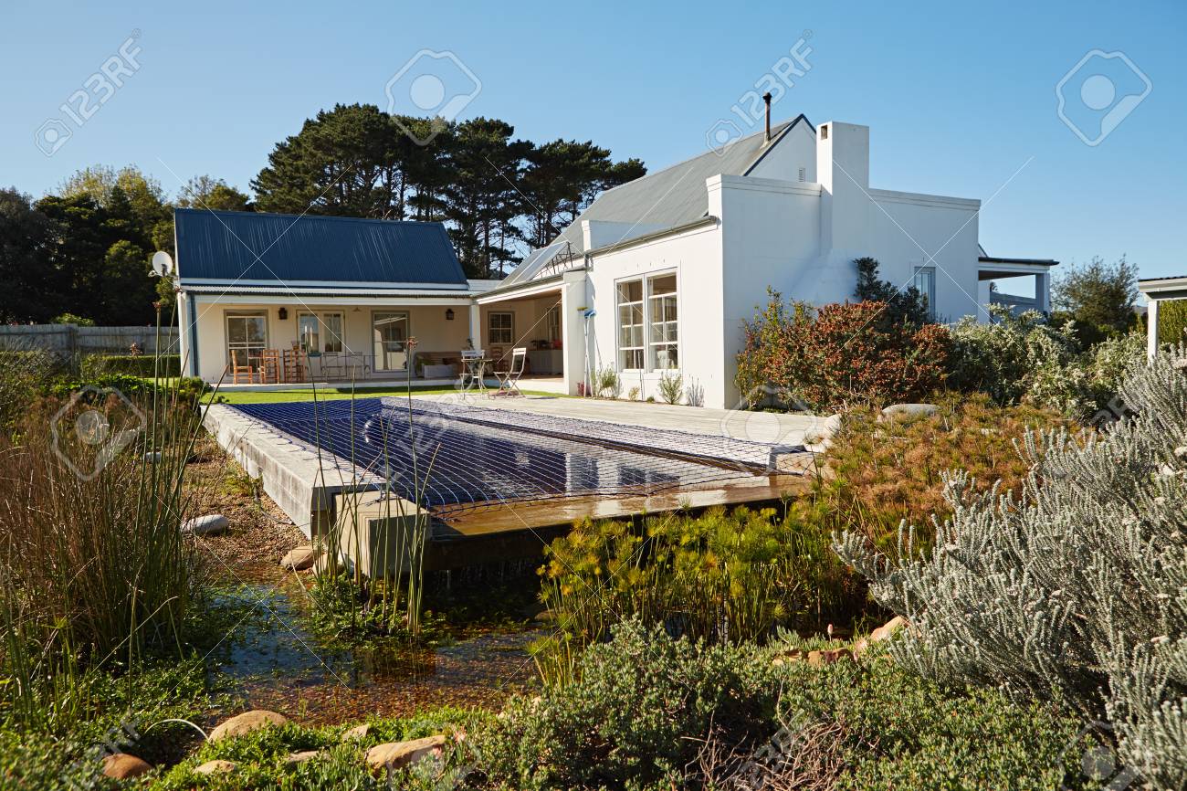 Country style backyards