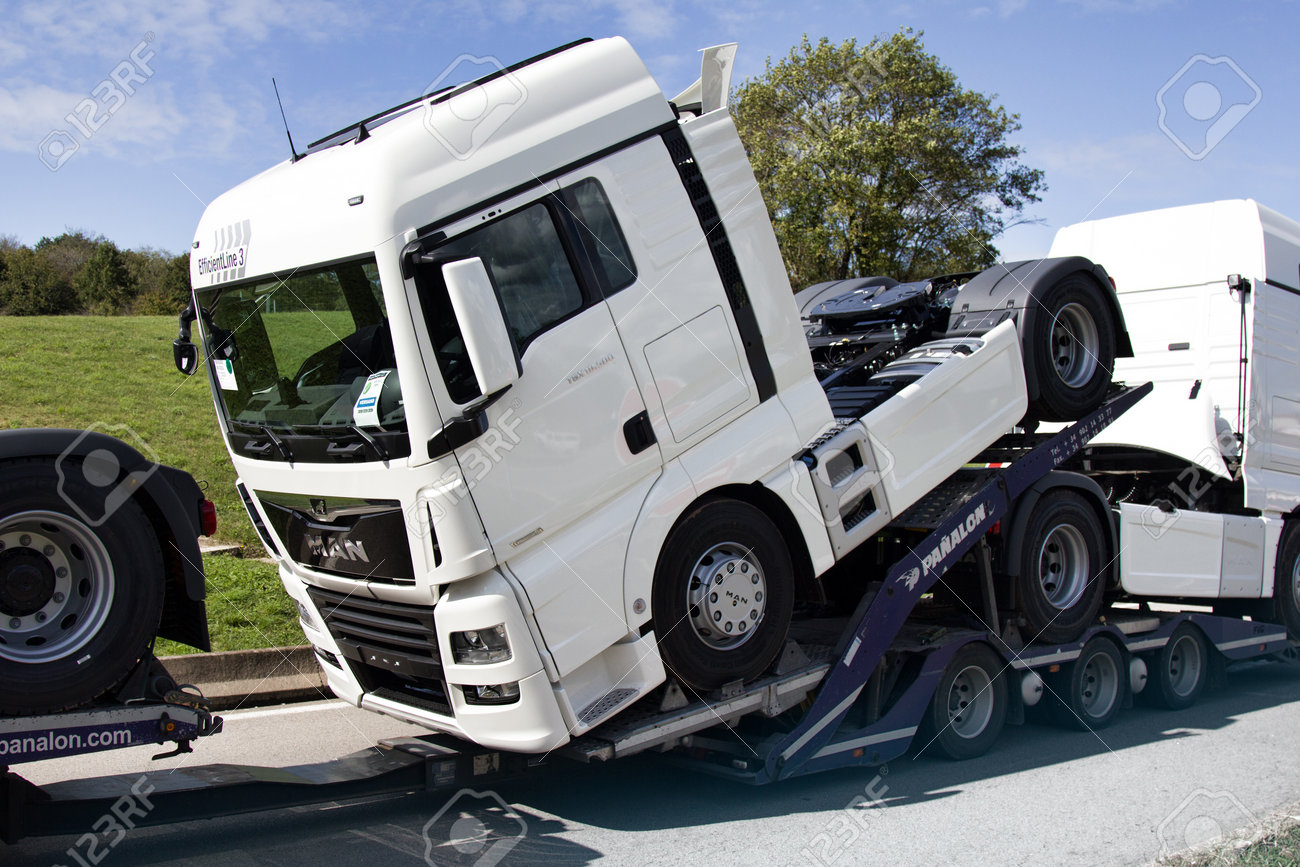 Car Hauling Jobs >> Dijon France September 15 2017 Haulaway Loaded Same Truck Car Hauling Jobs >> Dijon France September 15 2017 Haulaway Loaded Same Truck