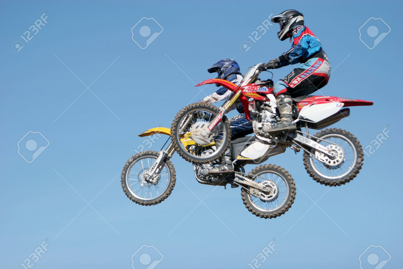 モトクロス イベントで dirtbikes ロイヤリティーフリーフォト