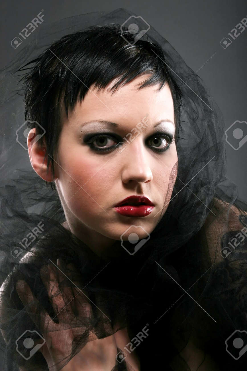 860+ Imagenes Corte De Cabello Gotico Mujer Descárgalo