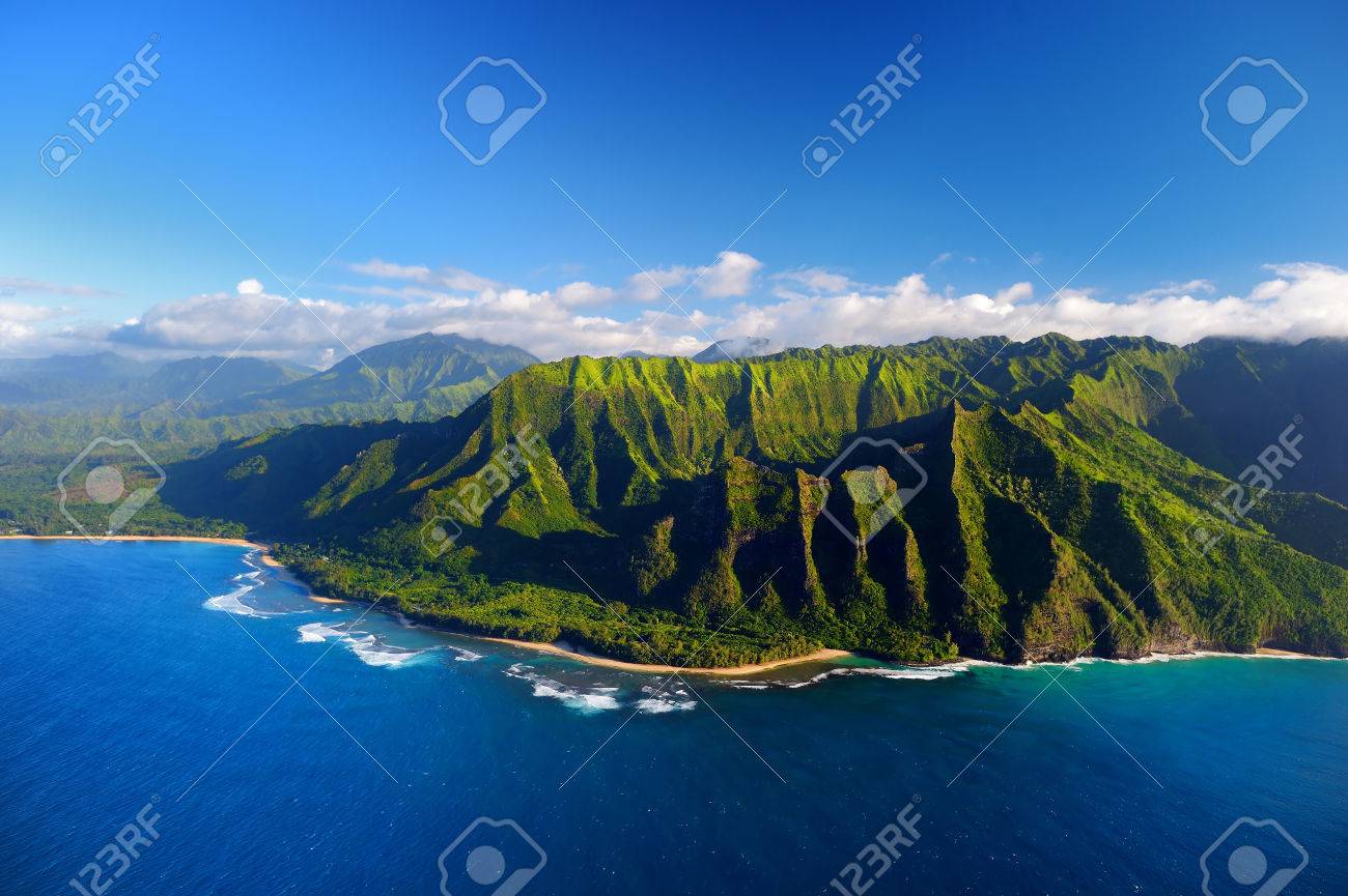 壮大なナ パリ コースト カウアイ島 ハワイの美しい空撮 の写真素材 画像素材 Image 壮大なナ パリ コースト カウアイ島 ハワイの美しい空撮 の写真素材 画像素材 Image