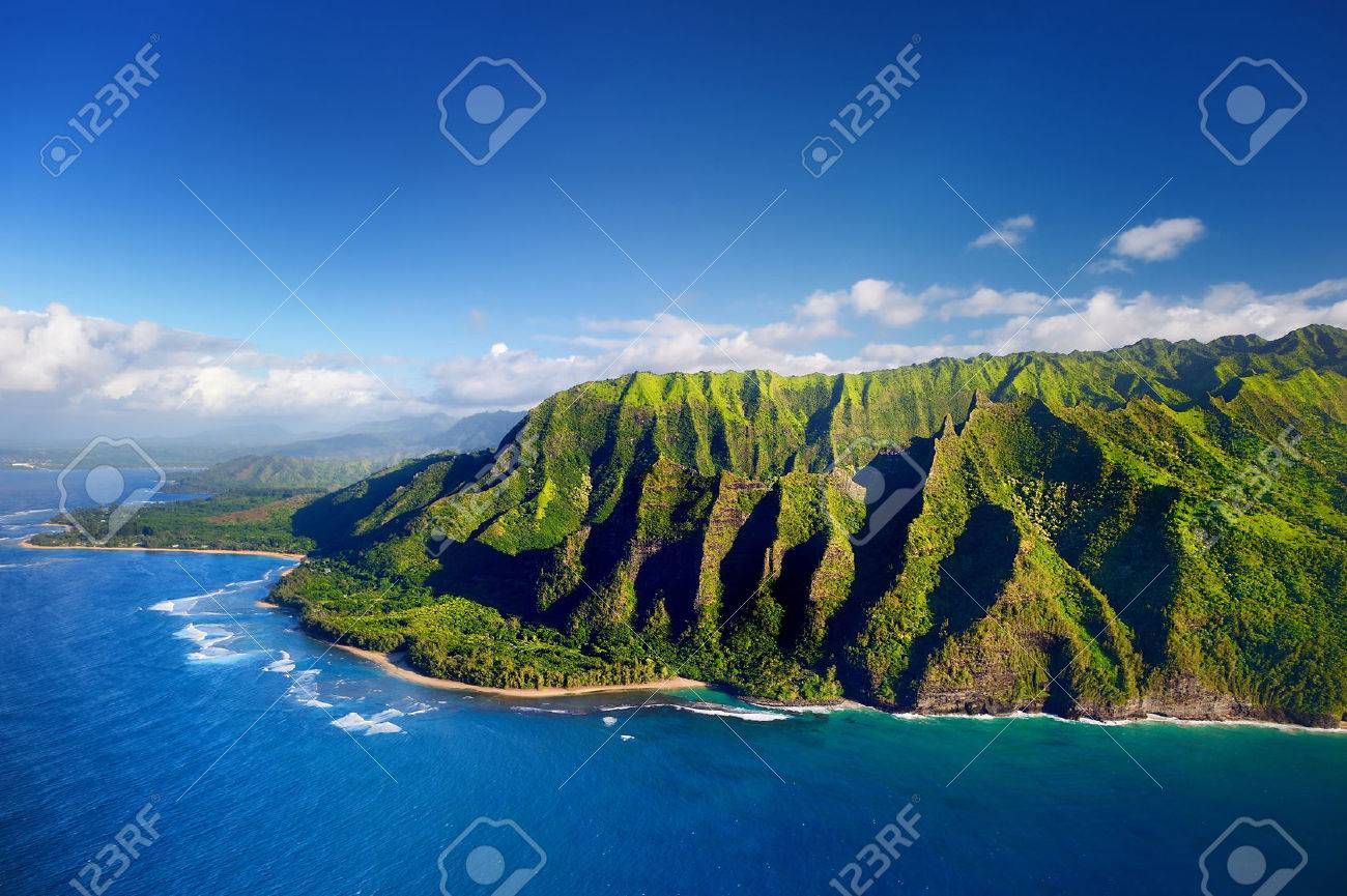 壮大なナ パリ コースト カウアイ島 ハワイの美しい空撮 の写真素材 画像素材 Image 壮大なナ パリ コースト カウアイ島 ハワイの美しい空撮 の写真素材 画像素材 Image