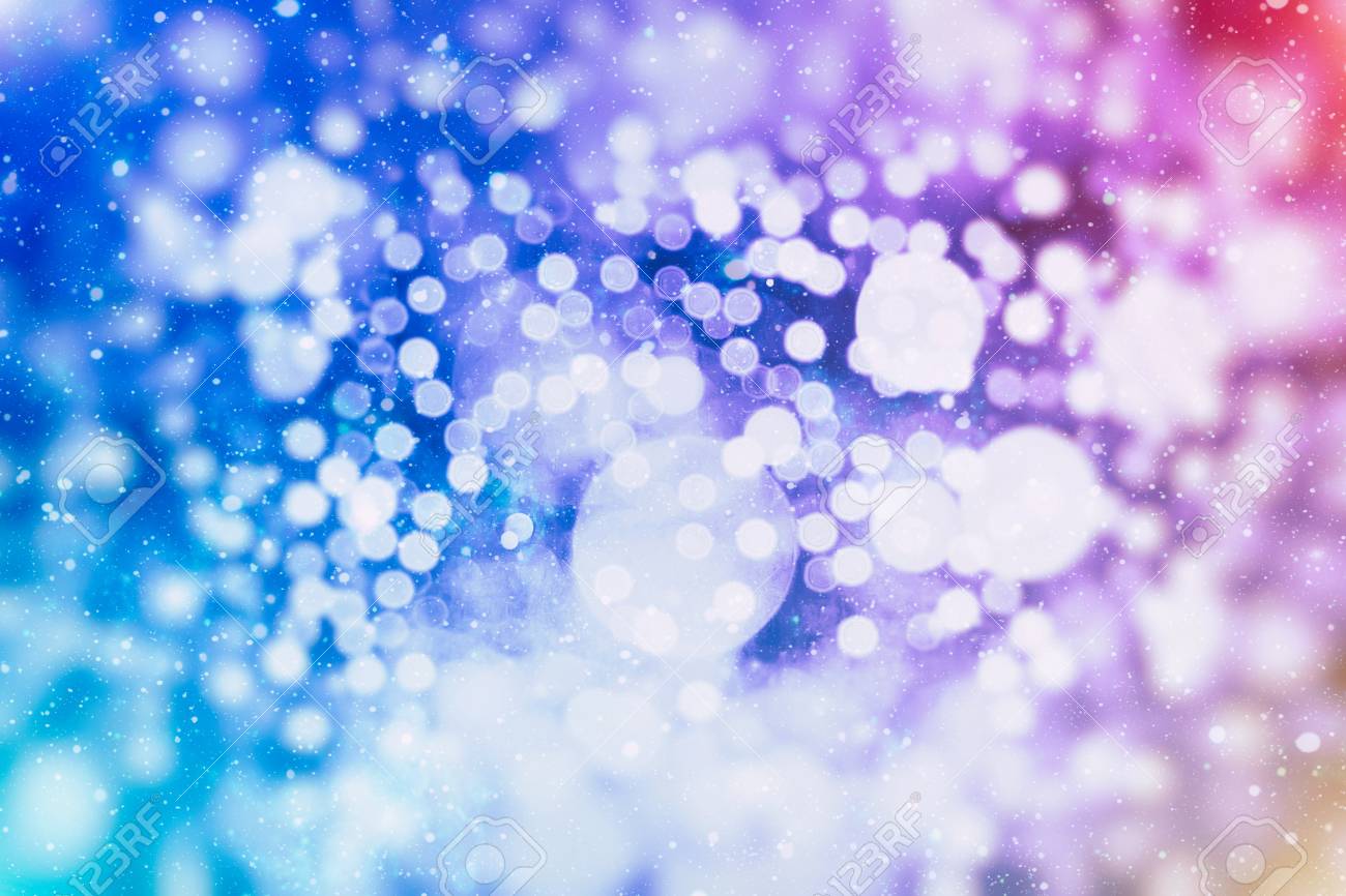 Borrado De Azul E Prata Cintilante Lampadas Brilho Ilumina O Fundo Borrao De Decoracoes De Natal Wallpaper Concept Xmas Feriado Festival Fundo Brilho Circulo Iluminado Exibicao Celebracoes Fotos Retratos Imagenes Y Fotografia De
