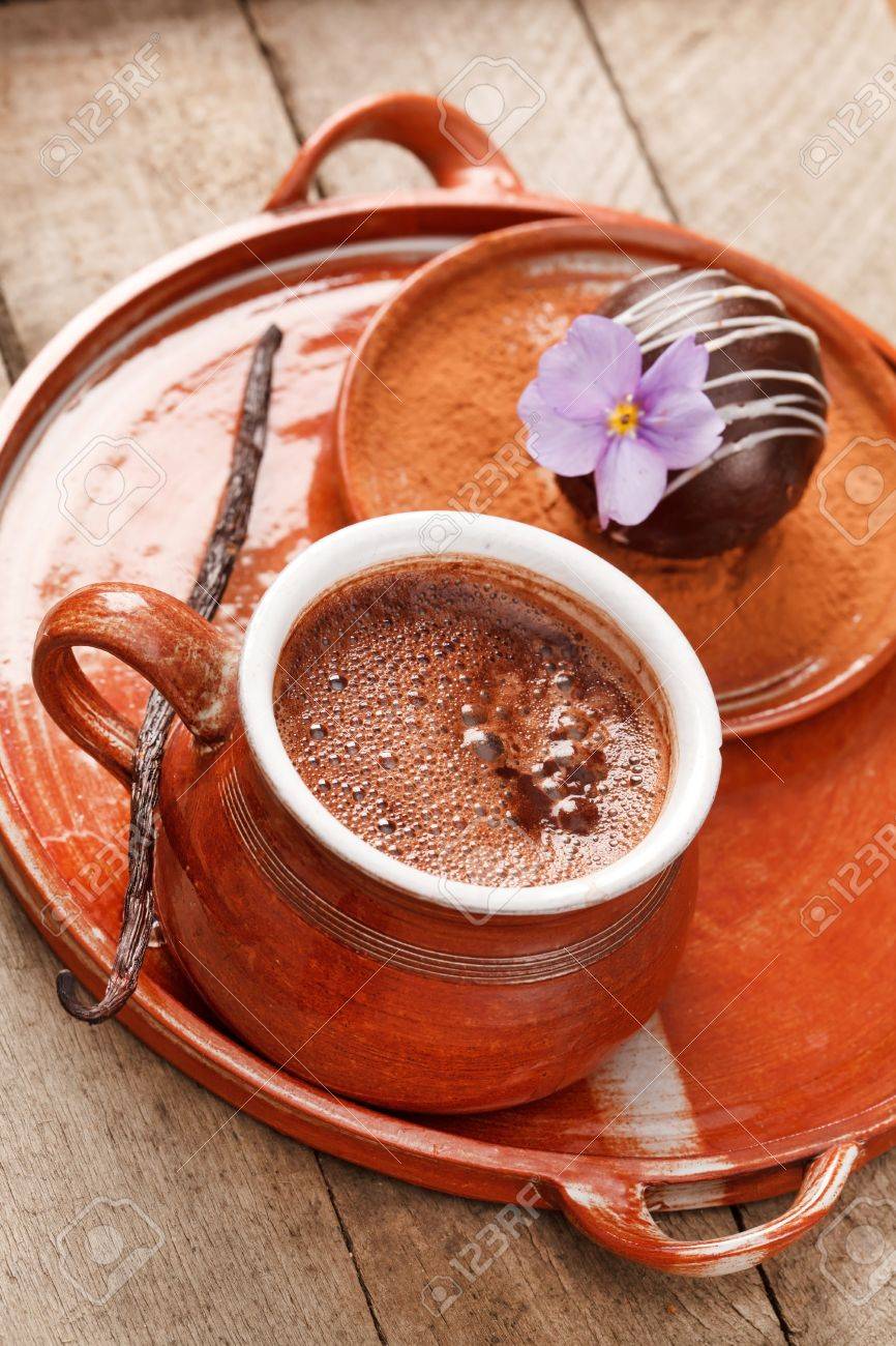 ホット チョコレート チョコレート ボール の写真素材 画像素材 Image