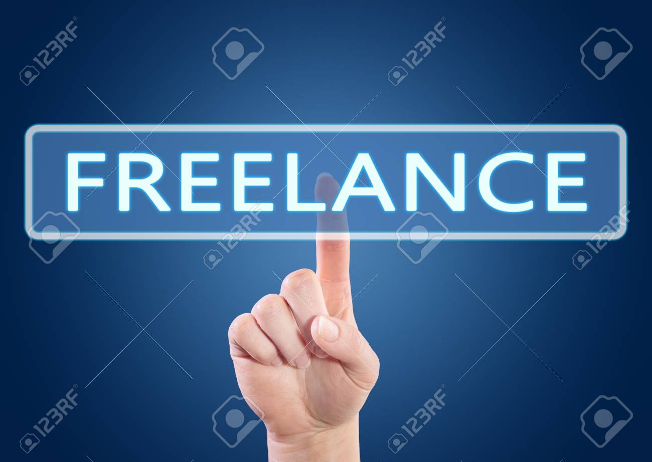 フリーランス 手のボタンを押すと青い背景を持つインターフェイス の写真素材 画像素材 Image