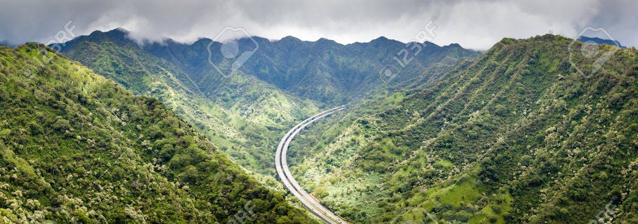 山の風景のパノラマと ハワイ オアフ島の都市ループ トレイルから H3 ハイウェイの景色 の写真素材 画像素材 Image 山の風景のパノラマと ハワイ オアフ島の都市ループ トレイルから H3 ハイウェイの景色 の写真素材 画像素材 Image