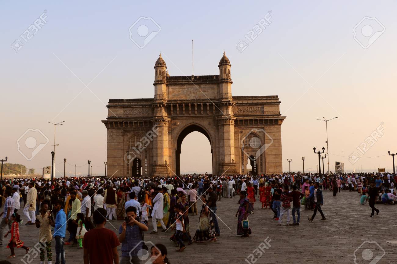 Construit Pendant La Frontiere Britannique Gateway Of India Est Synonyme De Mumbai Et Le Point De Depart Pour La Plupart Des Touristes Qui Veulent