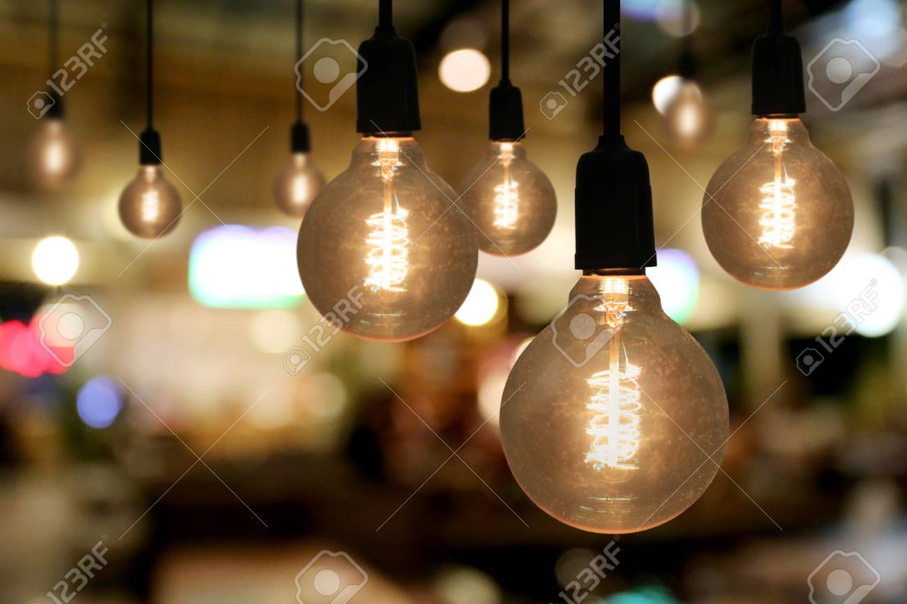 lamparas vintage en un restaurante concepto de interior con luces fotos retratos imagenes y fotografia de archivo libres de derecho image 97828977