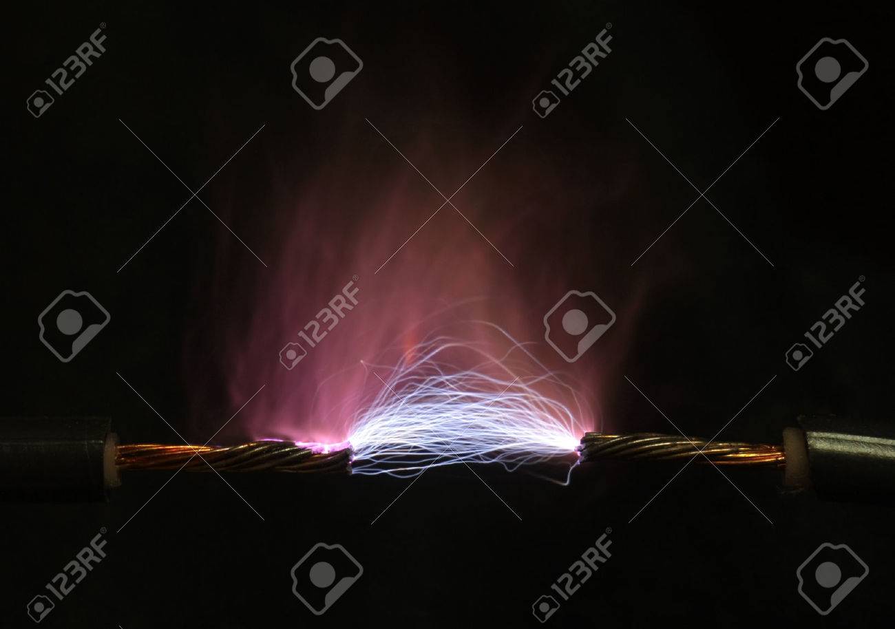 高電圧の電気火花 の写真素材・画像素材. Image 50212154.