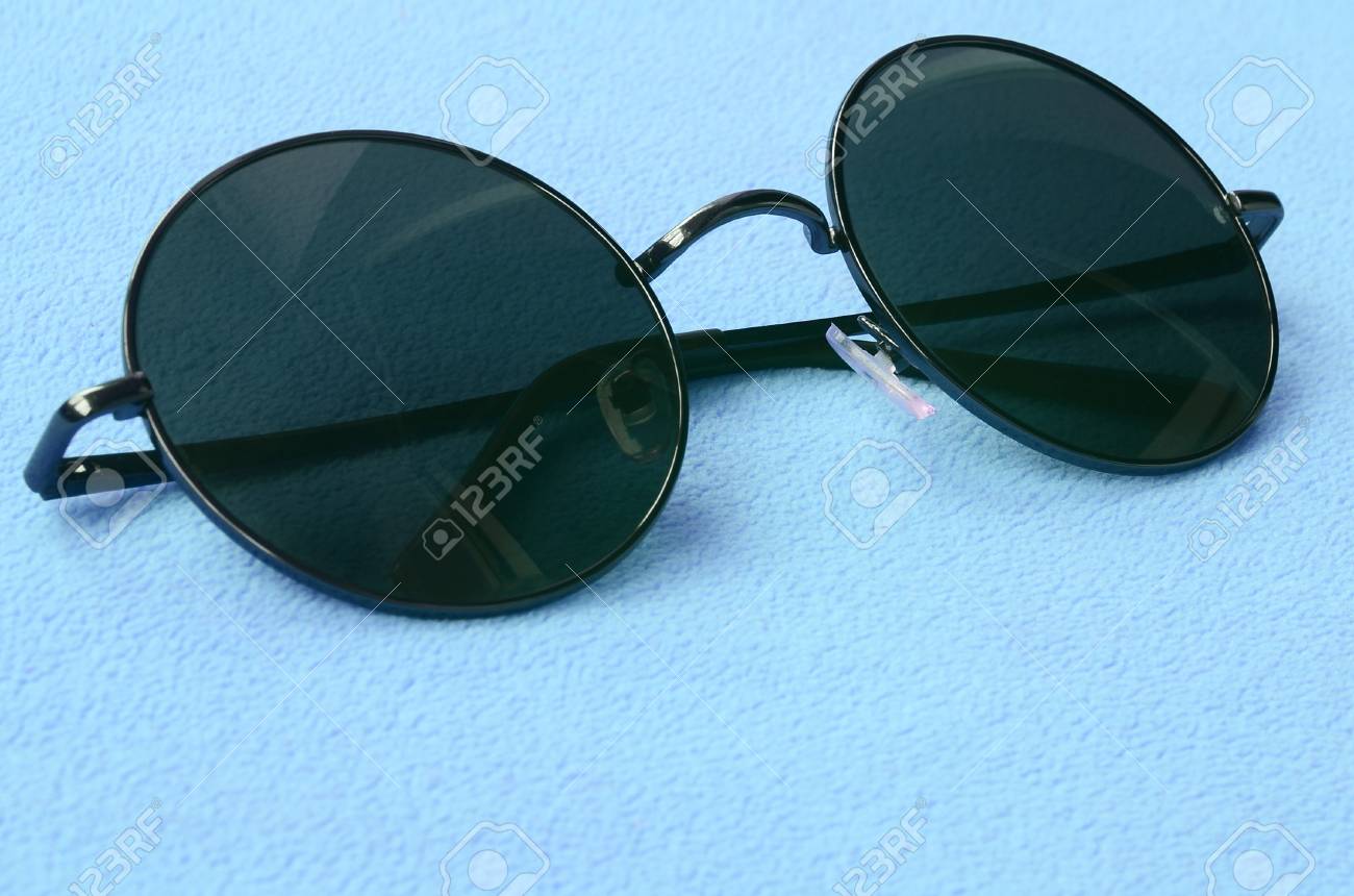 round glass sunglasses