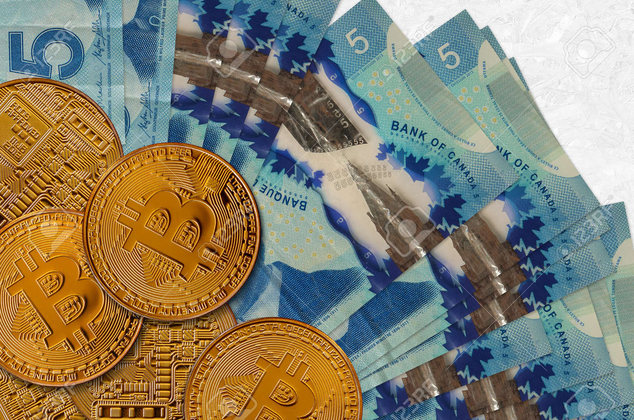 5 캐나다 달러 지폐와 황금 비트코인 암호화폐 투자 개념 암호화폐 채굴 또는 거래 거래 로열티 무료 사진, 그림, 이미지 그리고  스톡포토그래피. Image 155285973