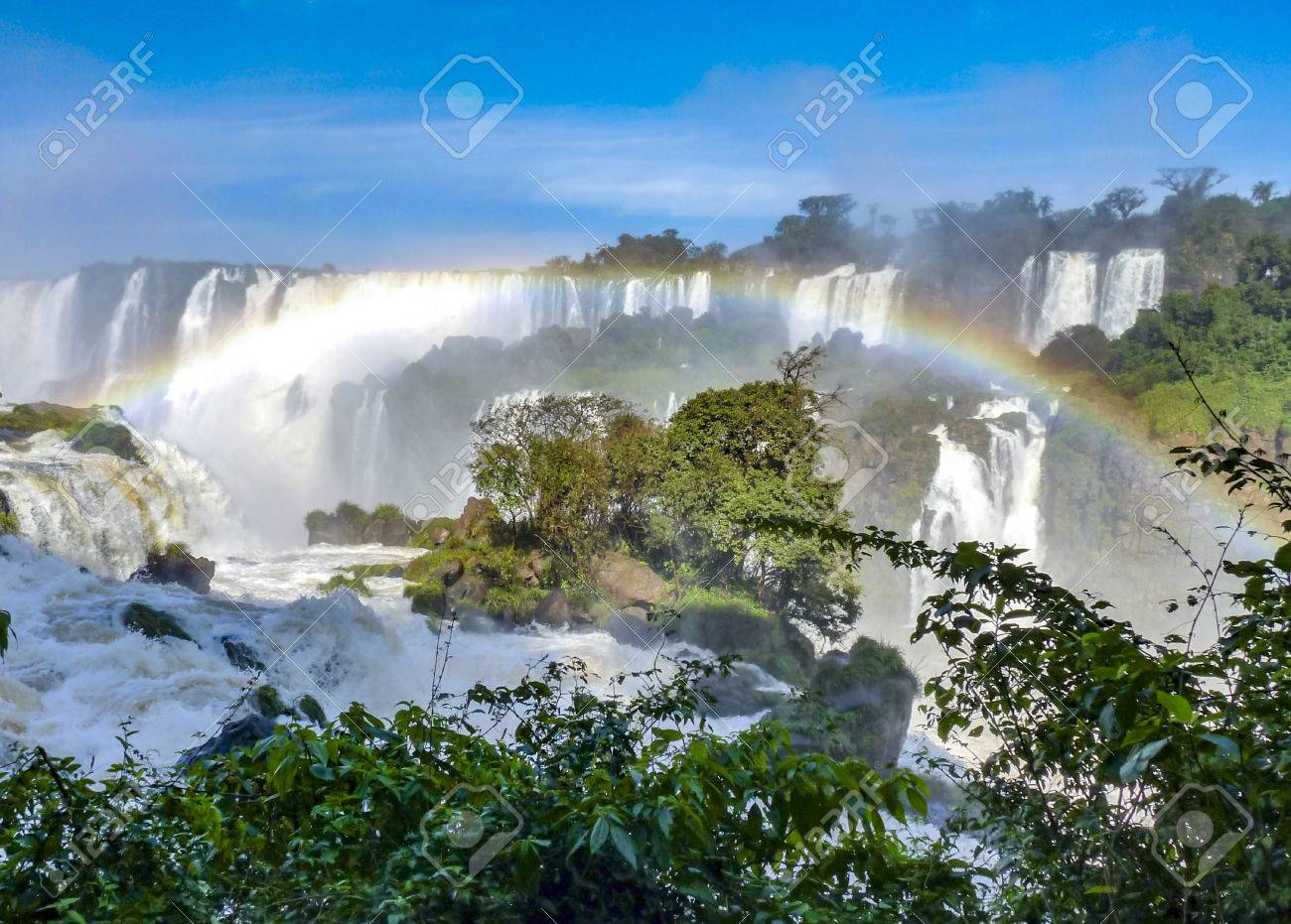 アルゼンチンとブラジルの国境で有名なイグアスの滝 の写真素材 画像素材 Image