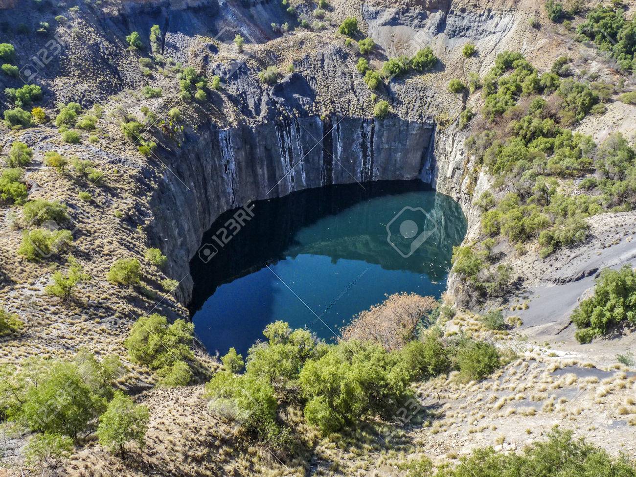 大きな穴は 最大手では南アフリカのキンバリー鉱山で世界の穴を作った の写真素材 画像素材 Image