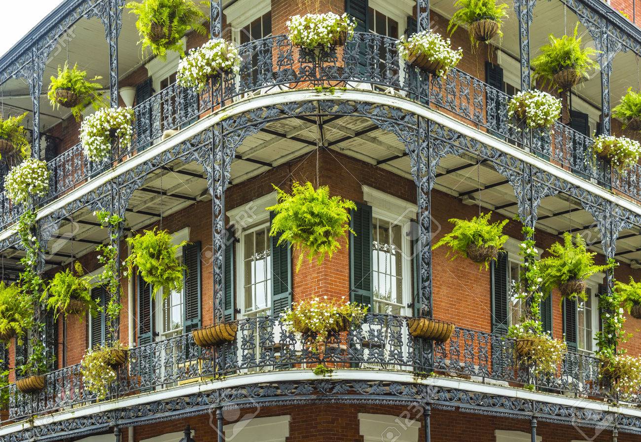 old historic New Orleans houses in french Quarter - 58219085 old historic New Orleans houses in french Quarter - 58219085