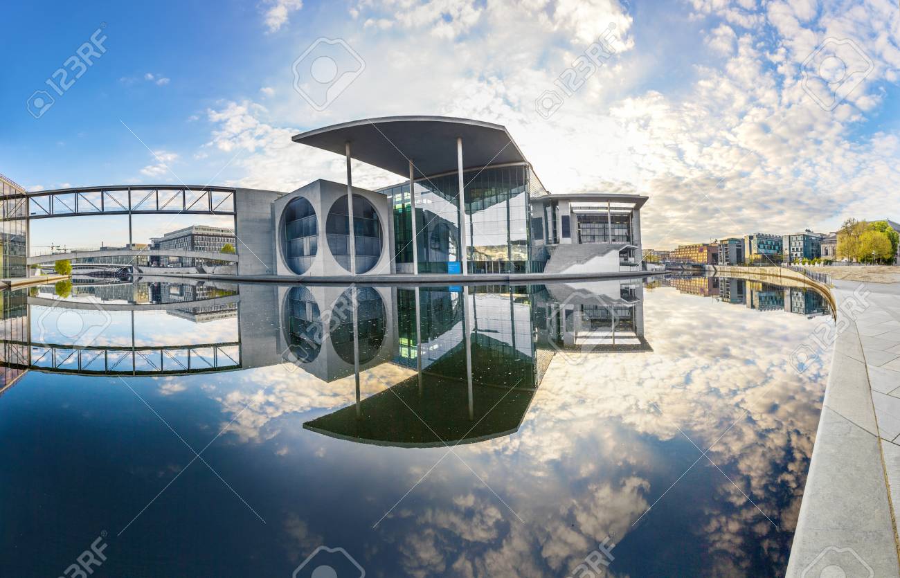 Berlin Germany May 3 2016 Sunrise At River Spree With