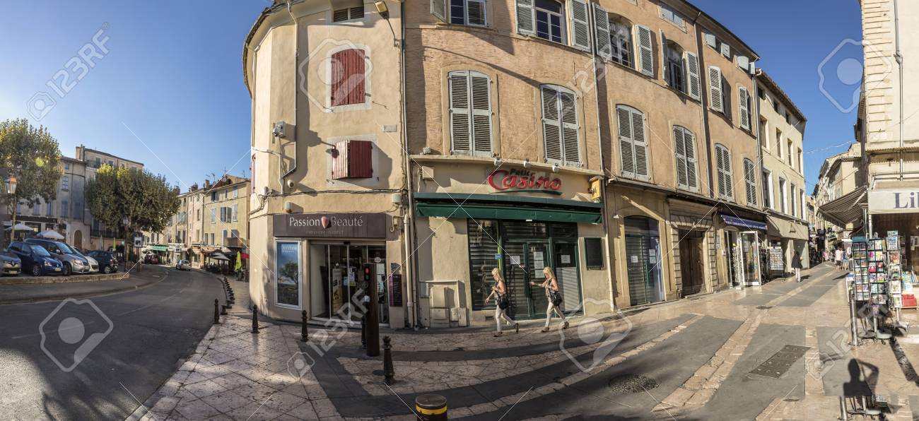 Apt France Aug 12 2017 Scenic View Of Central Market Place Stock Photo Picture And Royalty Free Image Image 85148557