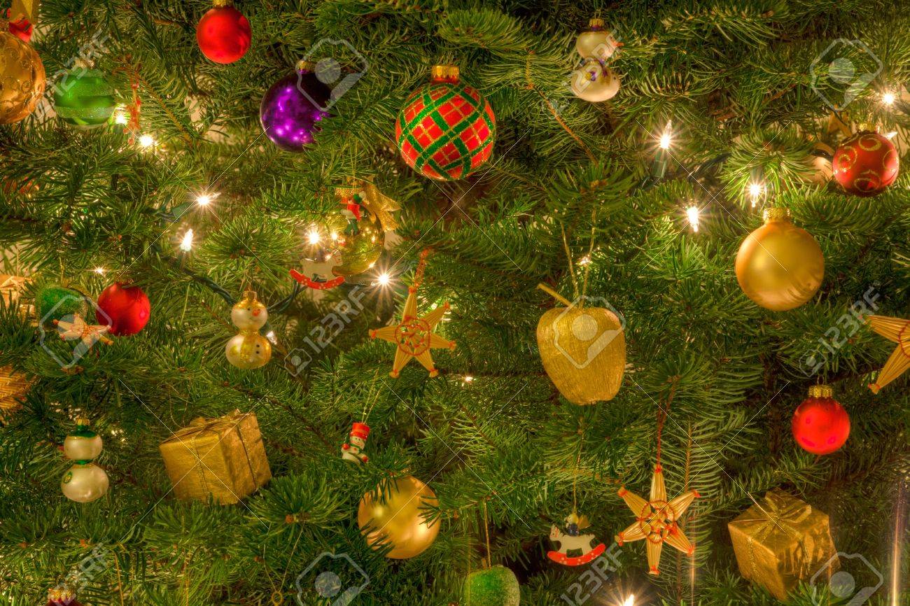 Addobbi Natalizi In Legno.Immagini Stock Addobbi Natalizi Sono Decorazioni Di Solito Fatte Di Vetro Metallo Legno O Ceramica Che Vengono Utilizzati Per Il Festone Di Un Albero Di Natale Image 9010939