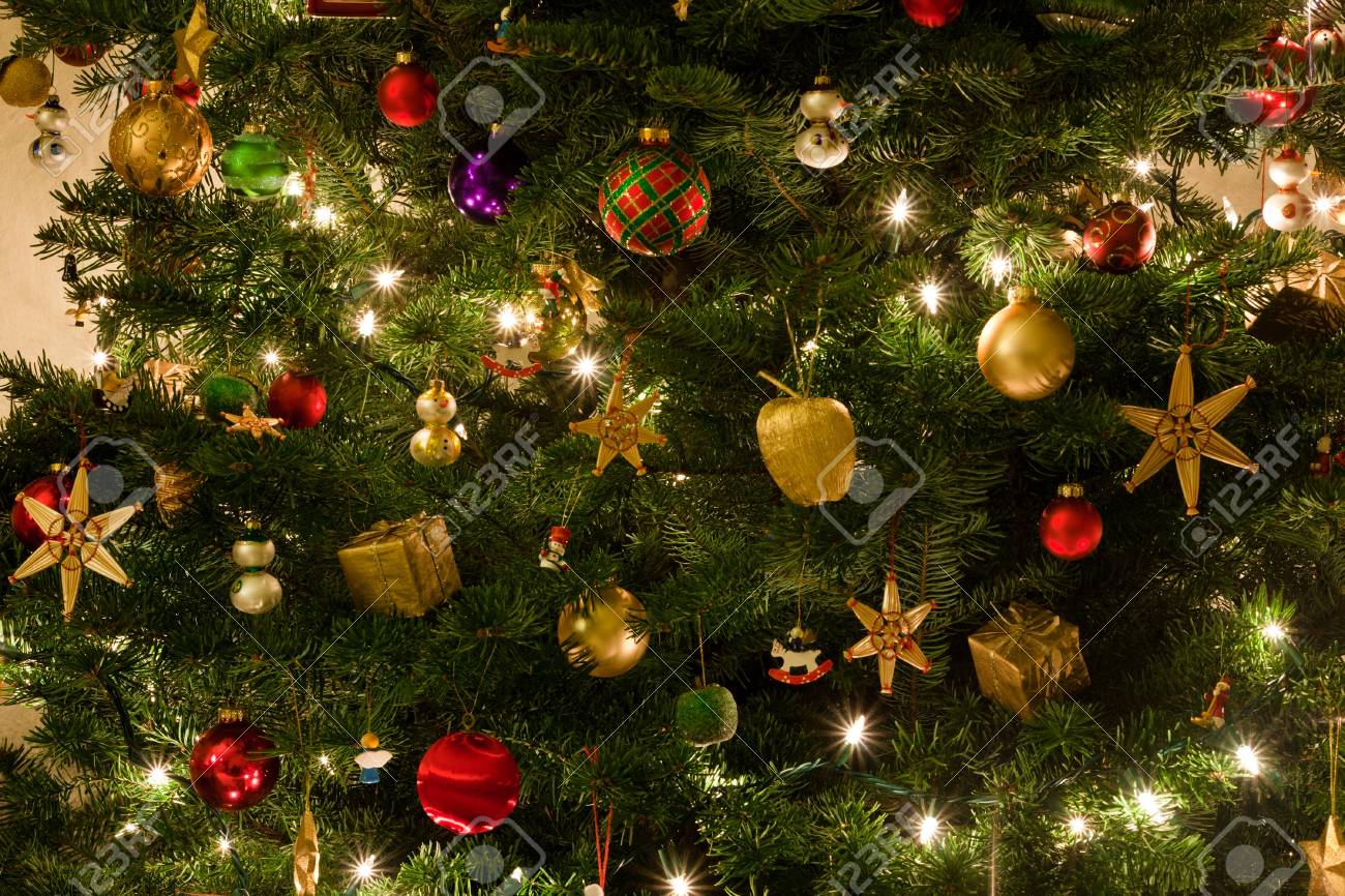 Addobbi Natalizi In Legno.Immagini Stock Addobbi Natalizi Sono Decorazioni Di Solito Fatte Di Vetro Metallo Legno O Ceramica Che Vengono Utilizzati Per Il Festone Di Un Albero Di Natale Image 9010967