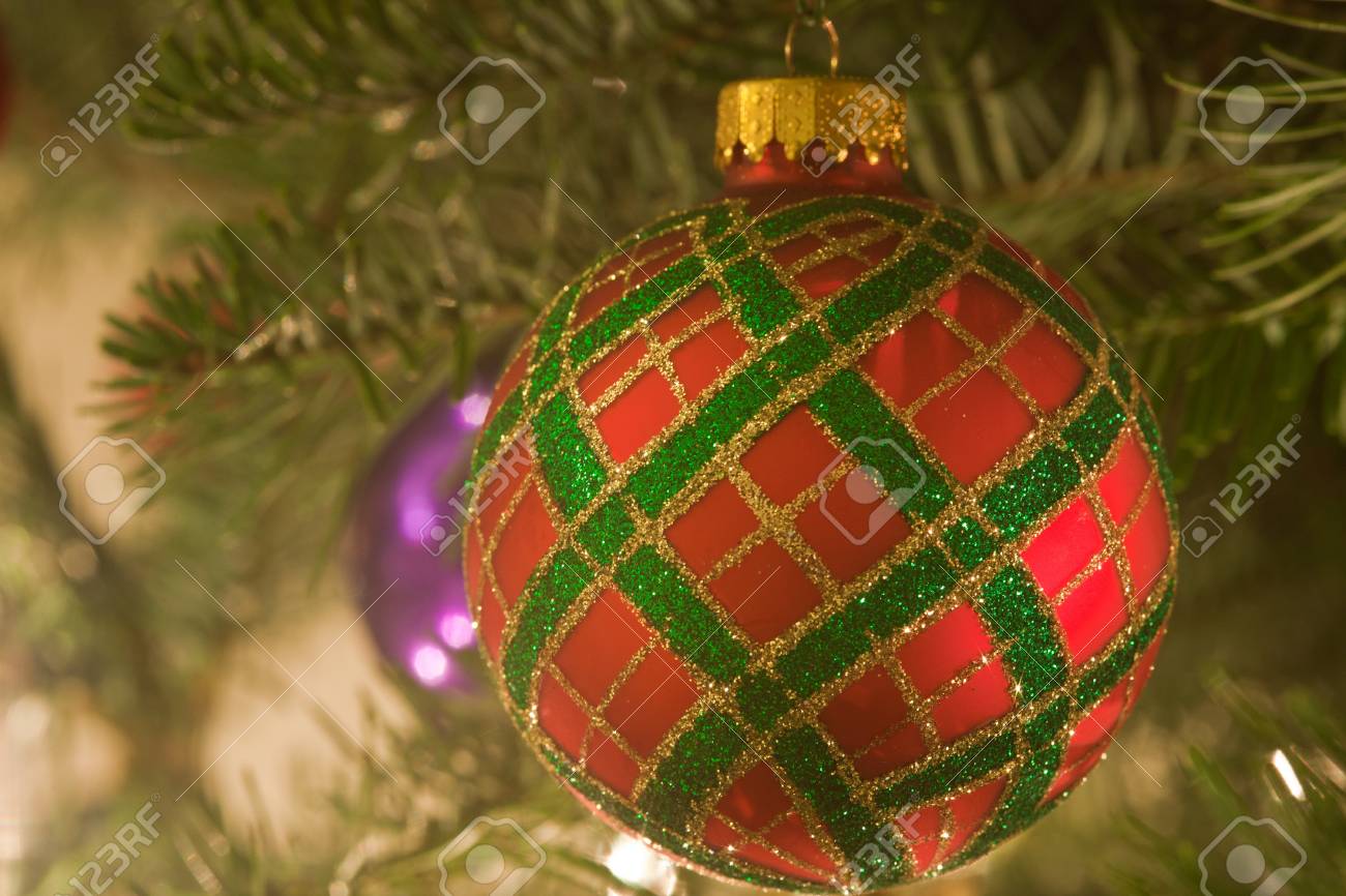 Addobbi Natalizi Vetro.Immagini Stock Addobbi Natalizi Sono Decorazioni Di Solito Fatte Di Vetro Metallo Legno O Ceramica Che Vengono Utilizzati Per Il Festone Di Un Albero Di Natale Image 9102198