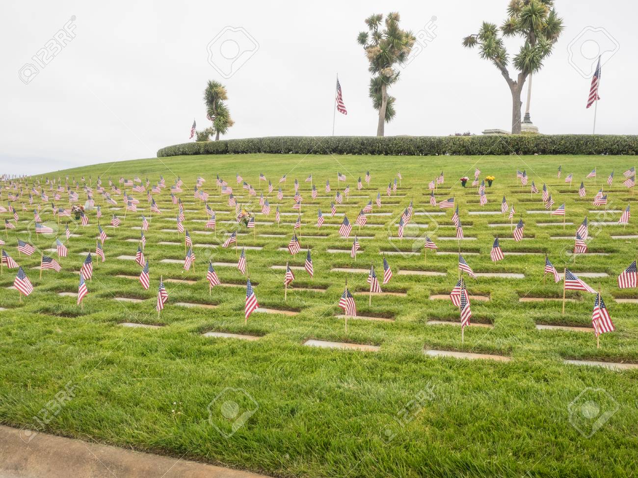 サン ブルーノ カリフォルニア州のゴールデン ゲート国立墓地で記念日の遵守 の写真素材 画像素材 Image