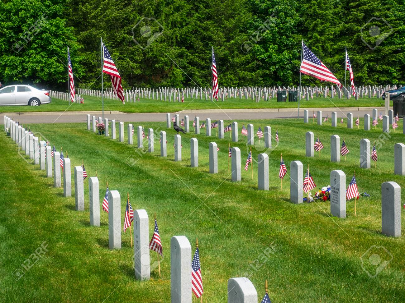 현충일은 5월 마지막 월요일에 열리는 미국 연방 공휴일입니다. 이 휴일은 조국을 위해 군 복무 중 사망한 미국 남성과 여성을  기념합니다. 로열티 무료 사진, 그림, 이미지 그리고 스톡포토그래피. Image 129746202