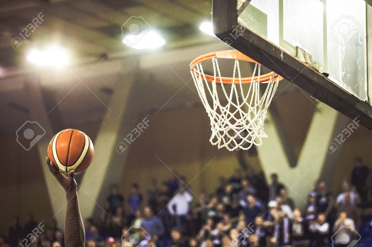 scoring the winning points at a basketball game - 76296370 scoring the winning points at a basketball game - 76296370