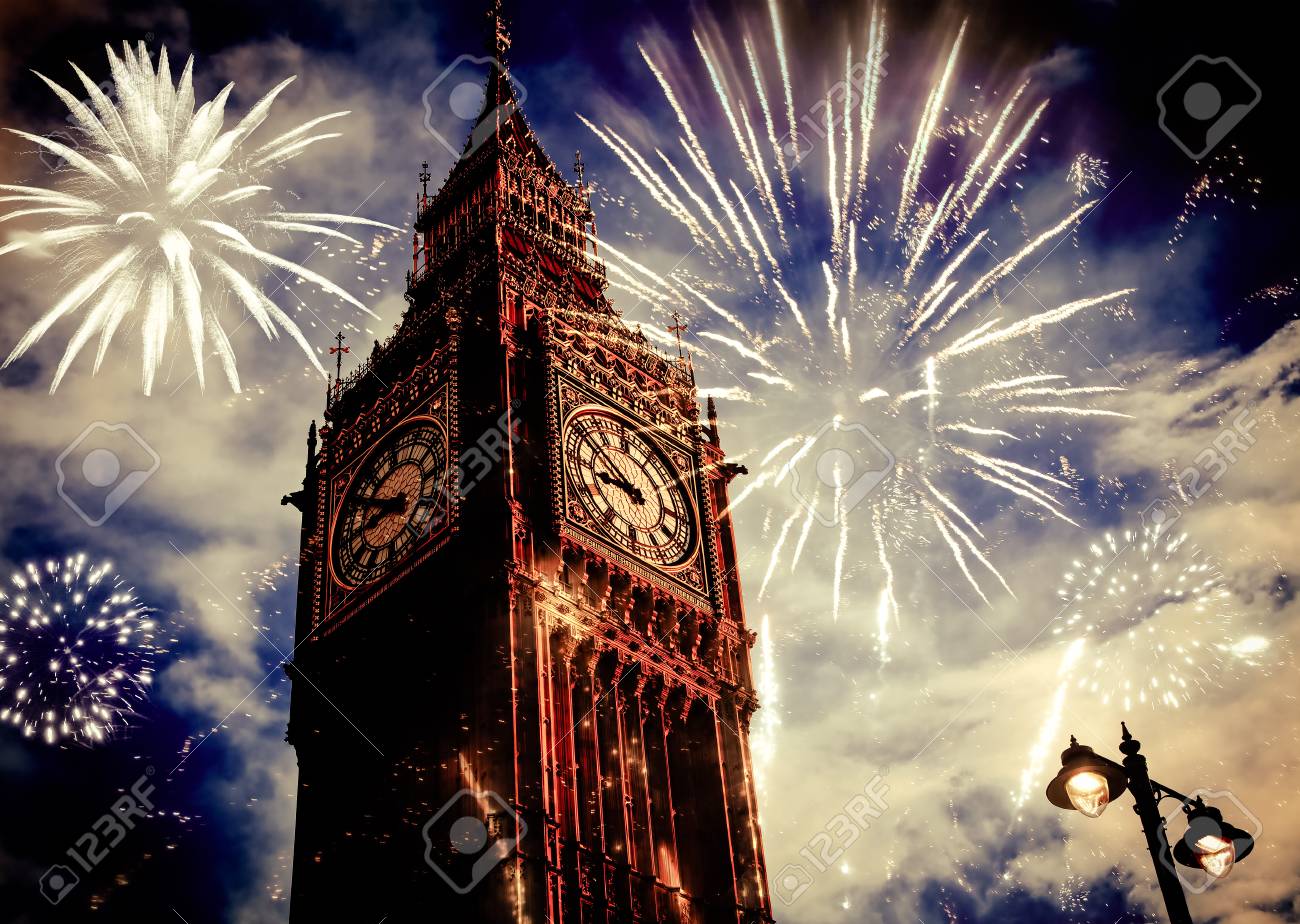 Explosive Feuerwerkskorper Fullen Den Himmel Um Big Ben Silvester Feier Hintergrund Lizenzfreie Fotos Bilder Und Stock Fotografie Image 90962310