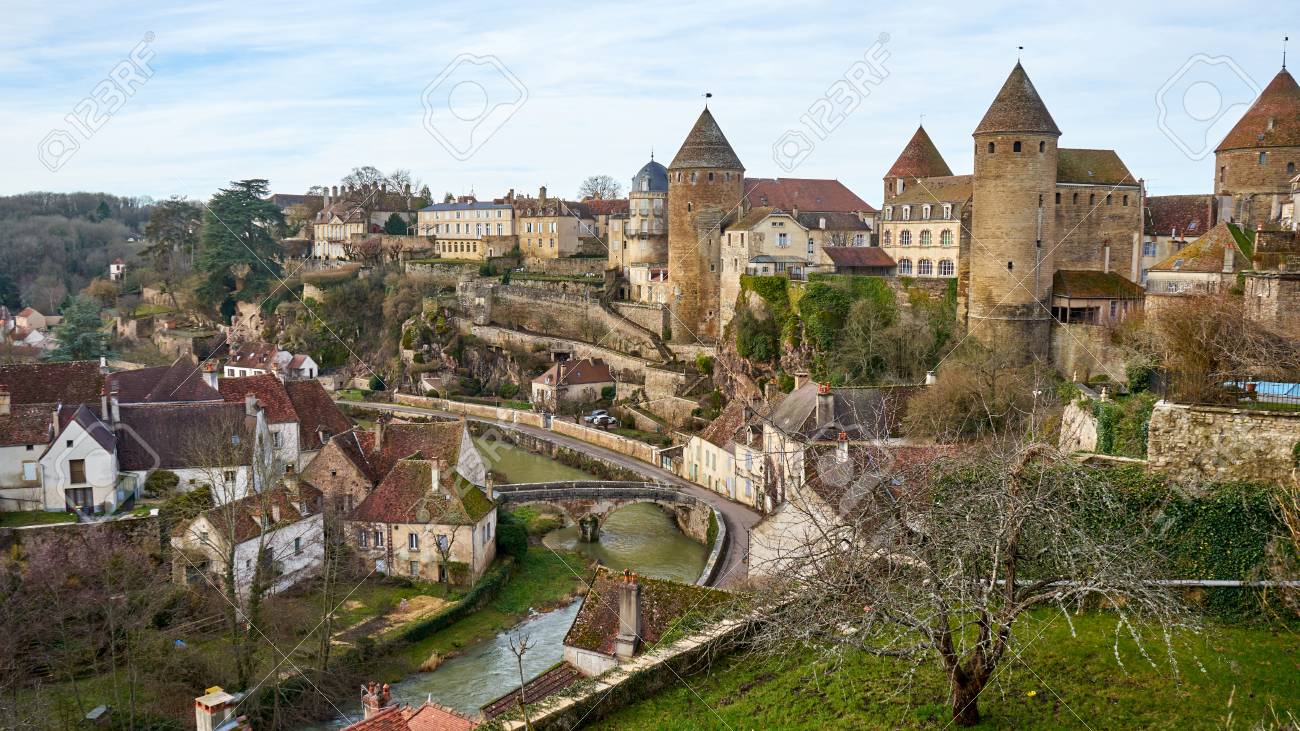 Cityscape Medieval Town Of Semur En Auxois, Burgundy, Franceの写真