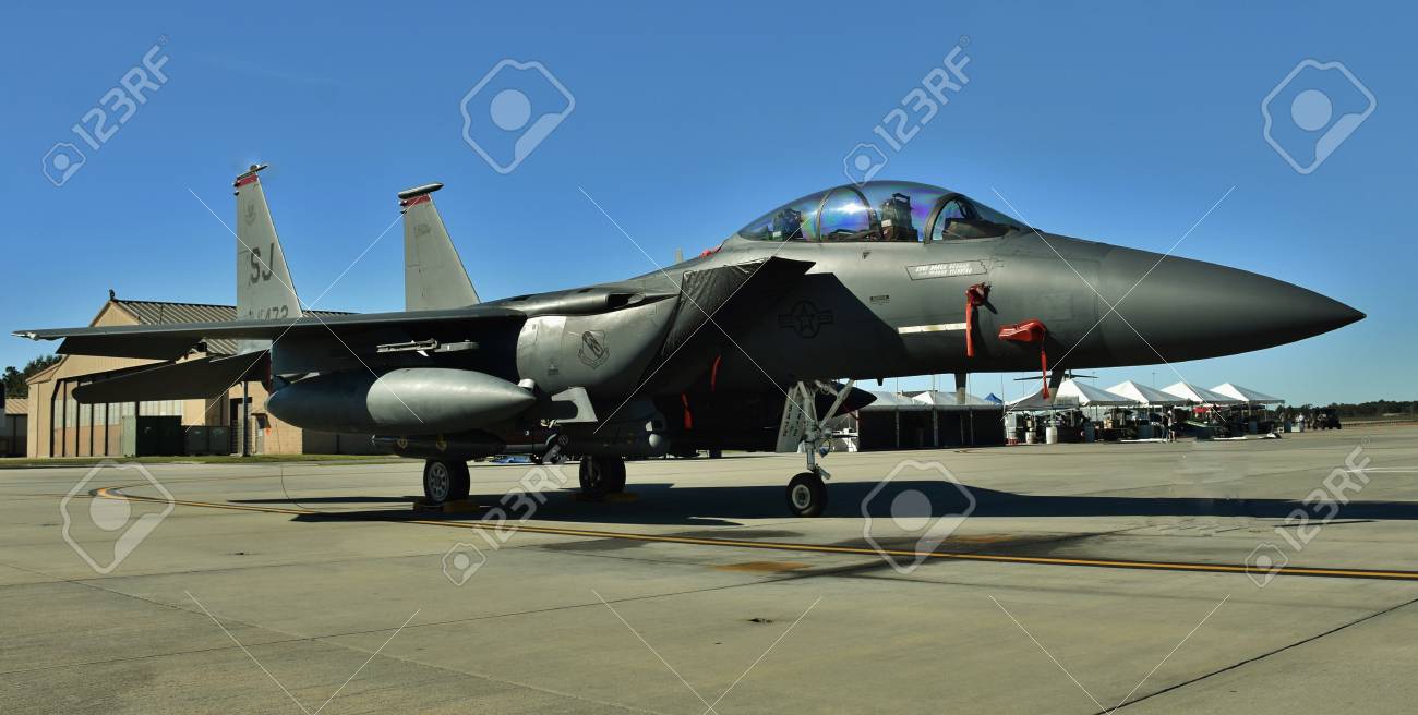 空軍f 15eストライクイーグル戦闘機 の写真素材 画像素材 Image