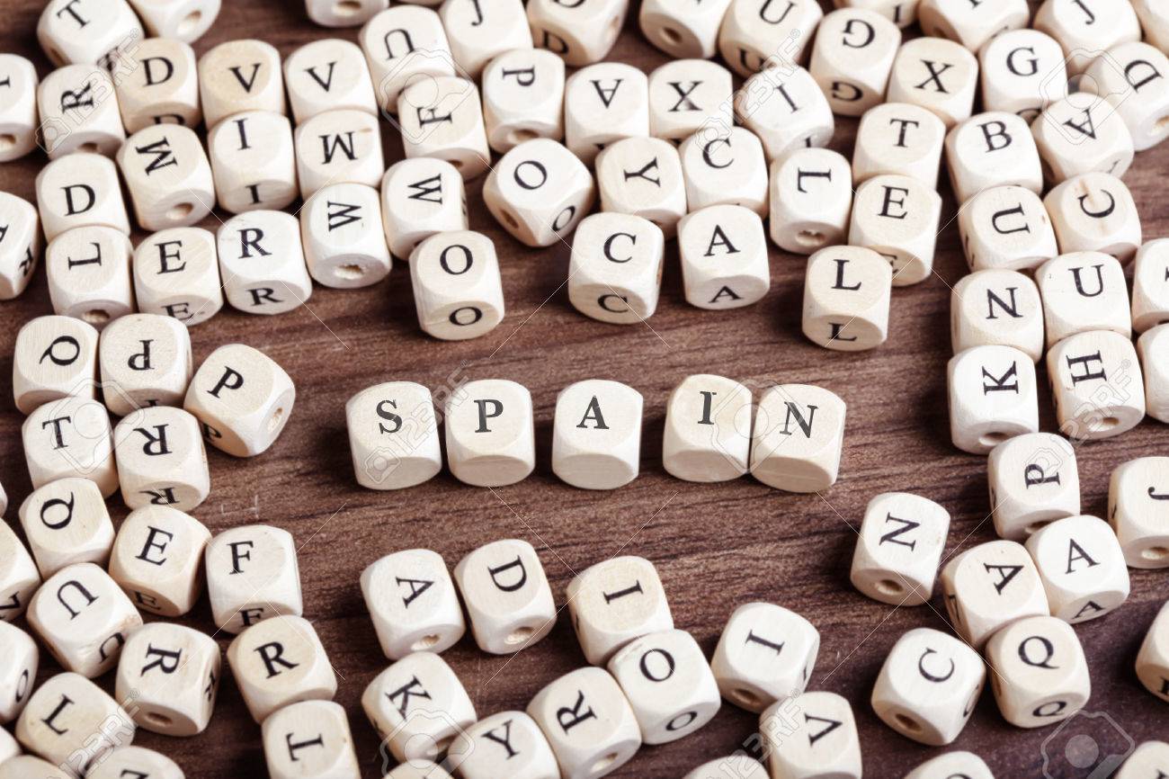 España, Nombre Del País En Letras Sobre Cubo Corta En Cuadros En ...
