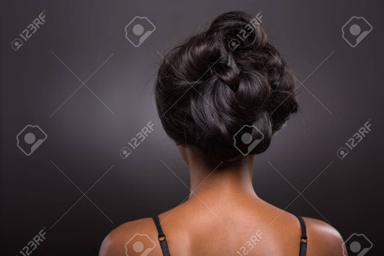 Vue Arriere De Coiffure Elegante Femme Africaine Banque D Images Et Photos Libres De Droits Image