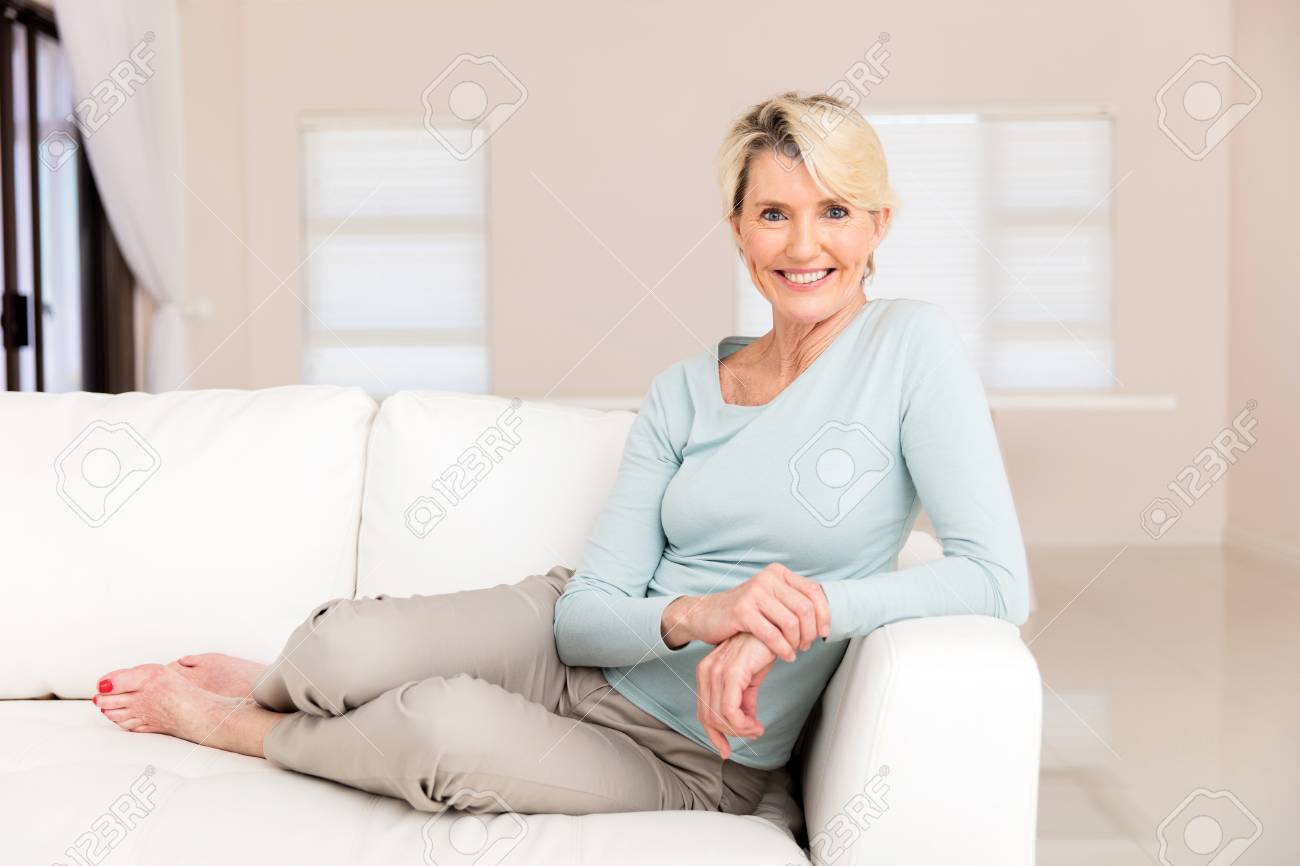 Frau zu Hause Frau zu Hause