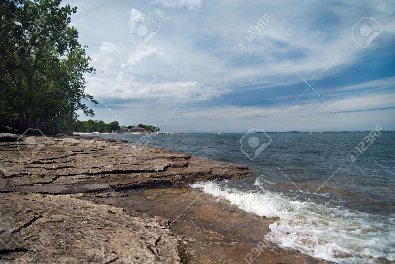 Marlblehead の近くのエリー湖オハイオ州 素敵な夏の日に撮影します の写真素材 画像素材 Image Marlblehead の近くのエリー湖オハイオ州 素敵な夏の日に撮影します の写真素材 画像素材 Image