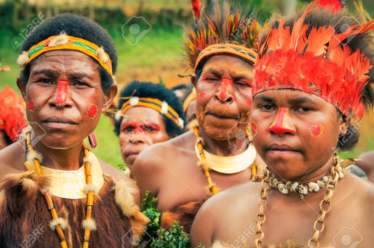 Kubor 範囲, パプア ニューギニア - 2015年 7 月年頃: ネイティブの