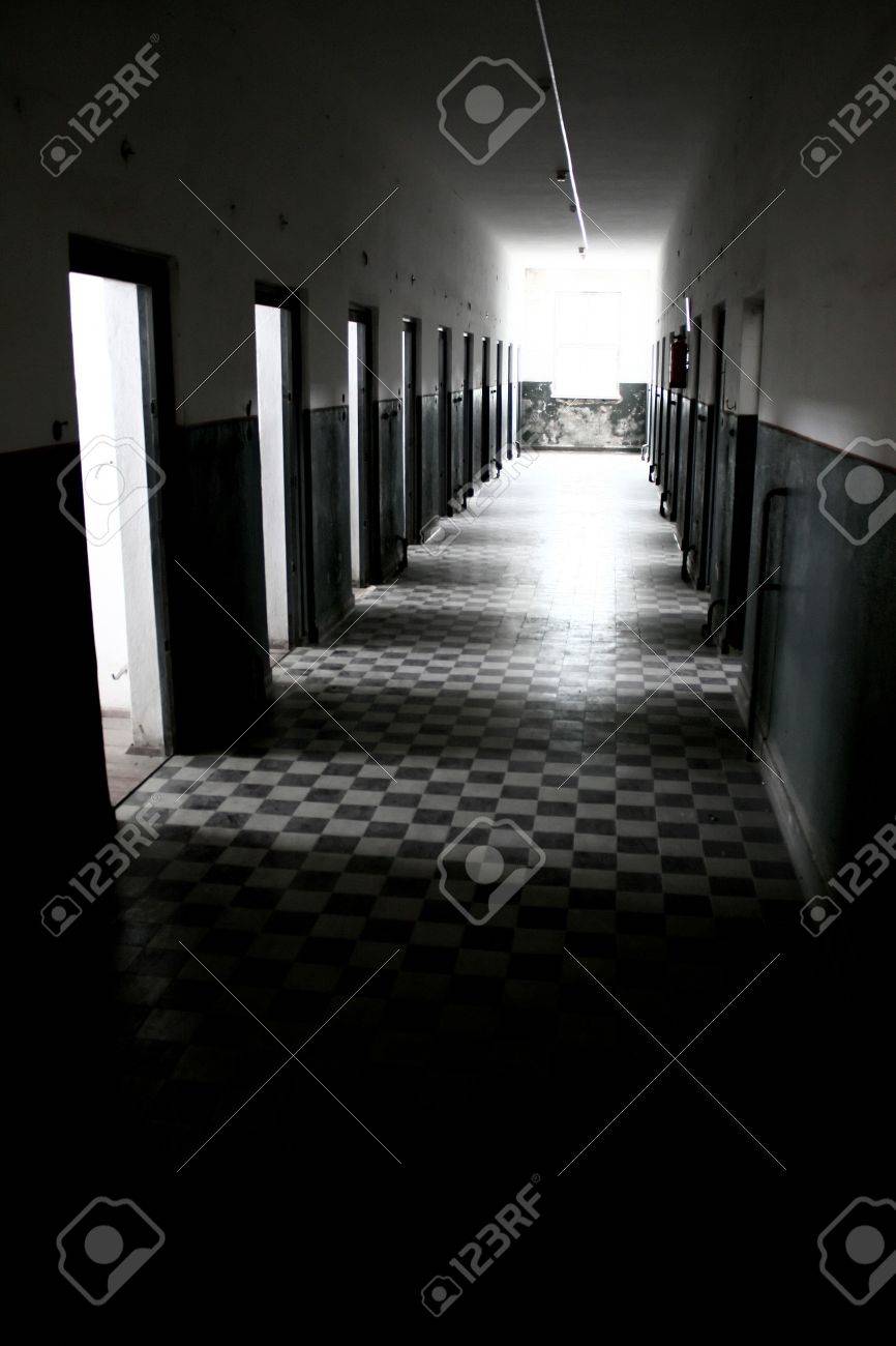 刑務所の閉所恐怖症廊下 セル 刑務所 閉じられると ドアのロック の写真素材 画像素材 Image 刑務所の閉所恐怖症廊下 セル 刑務所 閉じられると ドアのロック の写真素材 画像素材 Image