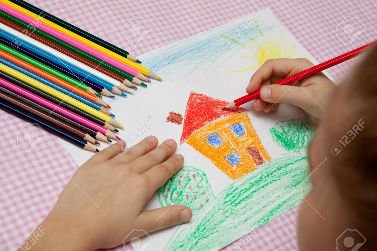 Kind Zeichnet Eine Bleistiftzeichnung Des Friedens Grunes Feld