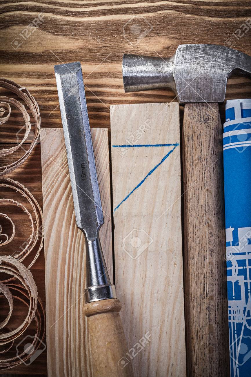 Dessin D Ingenierie Bleu Marteau De Charpentier Ciseau Plat Copeaux De Bois Clous Sur Planche De Bois Vintage Banque D Images Et Photos Libres De Droits Image 57972943