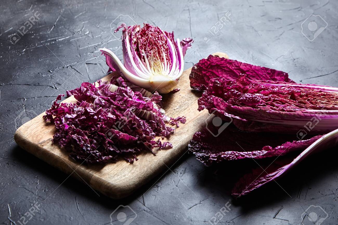 白菜型 翡翠 石 インテリア 置物 木製スタント付き