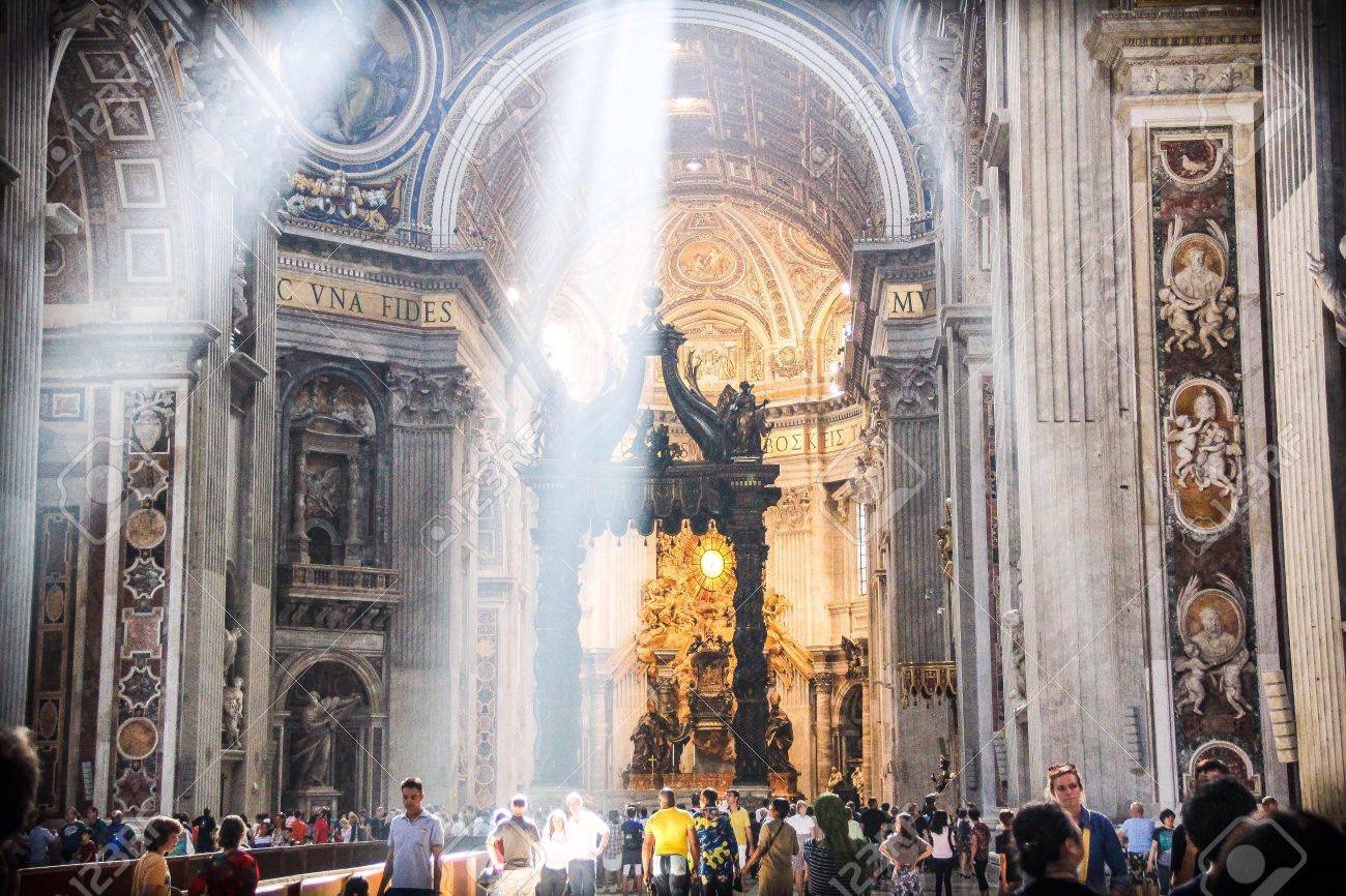 教会の上記からの光 の写真素材 画像素材 Image