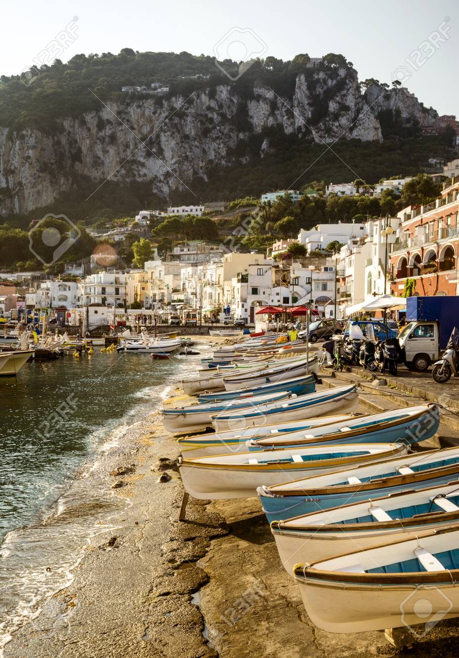 イタリアのカプリ島のマリーナ グランデ の写真素材 画像素材 Image イタリアのカプリ島のマリーナ グランデ の写真素材 画像素材 Image