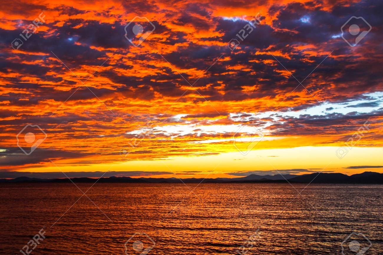 海空夕焼け雲 Cloudscape ラグーンの風景海 の写真素材 画像素材 Image