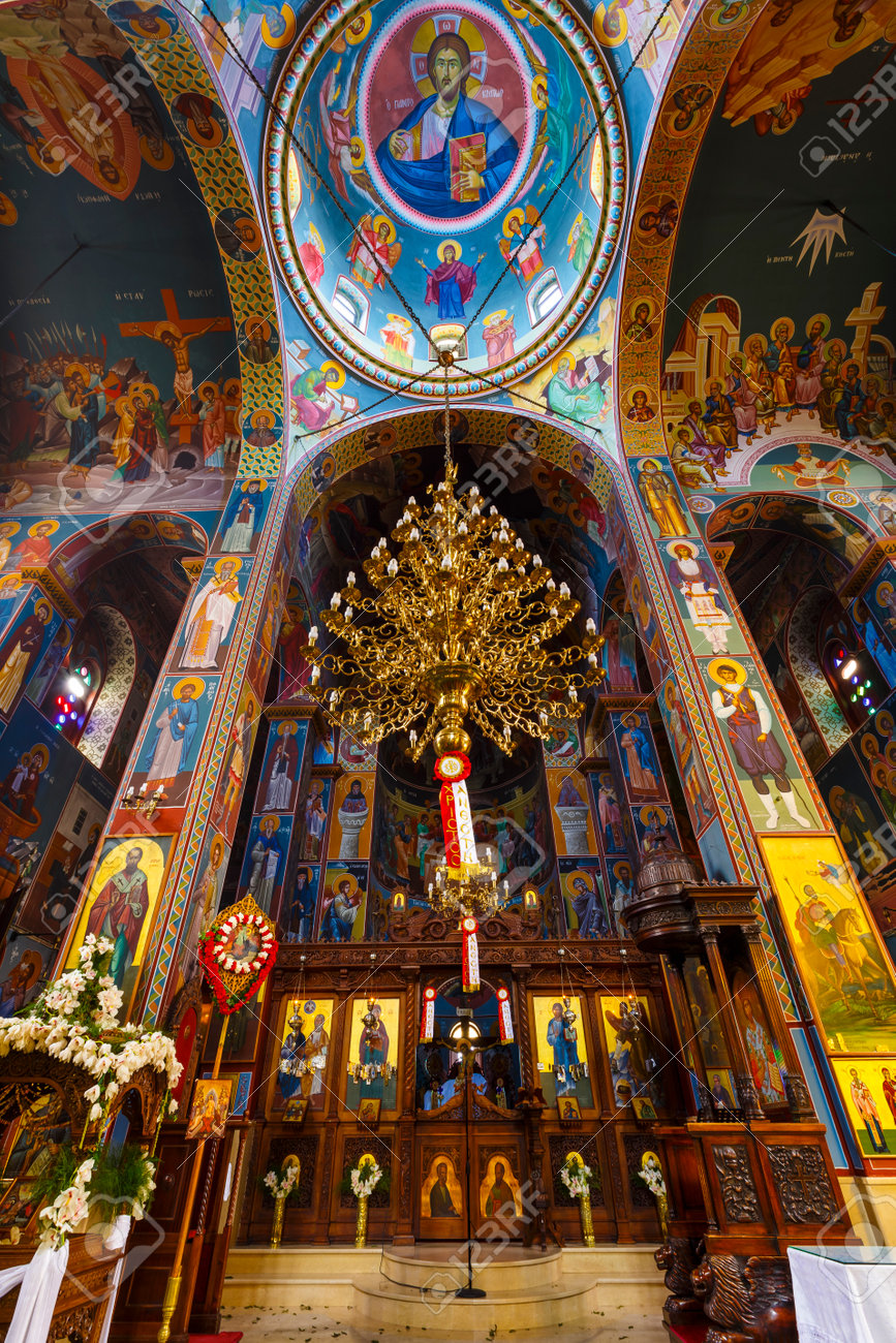 78382959-interior-of-a-greek-orthodox-church-in-the-town-of-agios-nikolaos-in-crete-greece-.jpg