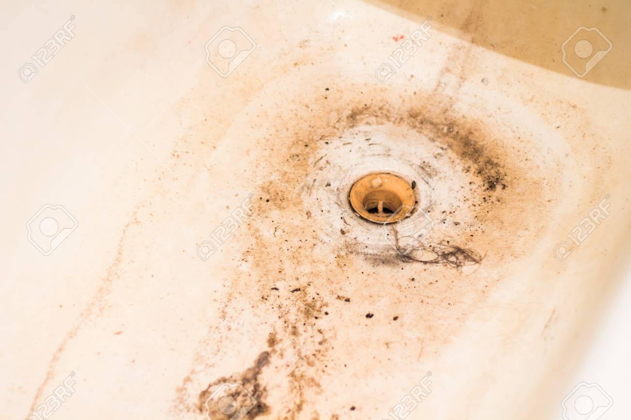 Un Drain Bouch Sale Dans La Salle De Bain Pour L Eau Banque D Salle De Bain Bouche ~ Un Drain Bouch Sale Dans La Salle De Bain Pour L Eau Banque D