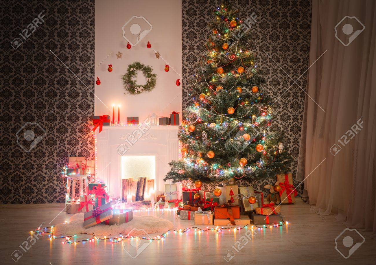 Navidad Decoración De Su Cuarto De Estar. Hermosas Luces De Navidad ... Navidad Decoración De Su Cuarto De Estar. Hermosas Luces De Navidad ...
