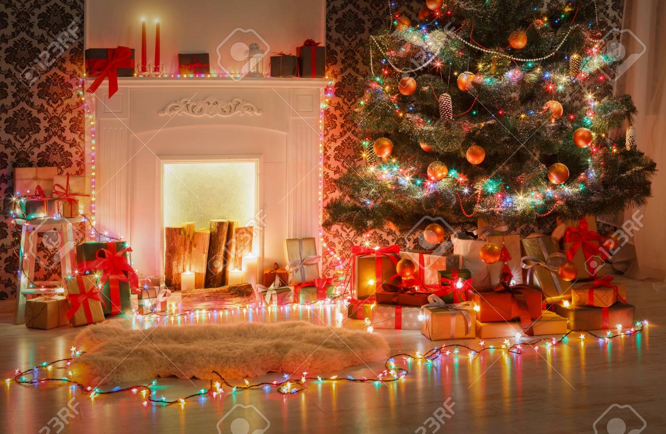 Navidad Decoración De Su Cuarto De Estar. Hermosas Luces De Navidad ... Navidad Decoración De Su Cuarto De Estar. Hermosas Luces De Navidad ...