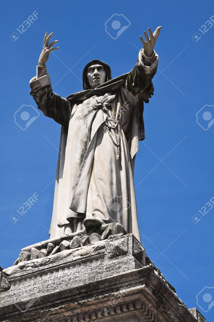 ジローラモ サヴォナローラ像 フェラーラ エミリア ロマーニャ州 イタリア の写真素材 画像素材 Image ジローラモ サヴォナローラ像 フェラーラ エミリア ロマーニャ州 イタリア の写真素材 画像素材 Image