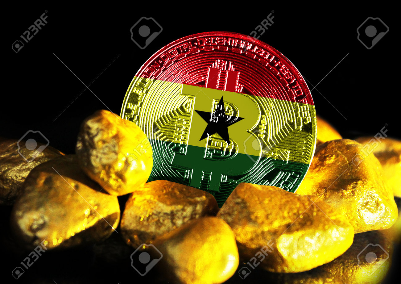 ビットコインは、金鉱石を背景に、ガーナの旗でマークされていますの写真素材・画像素材 Image 160626246