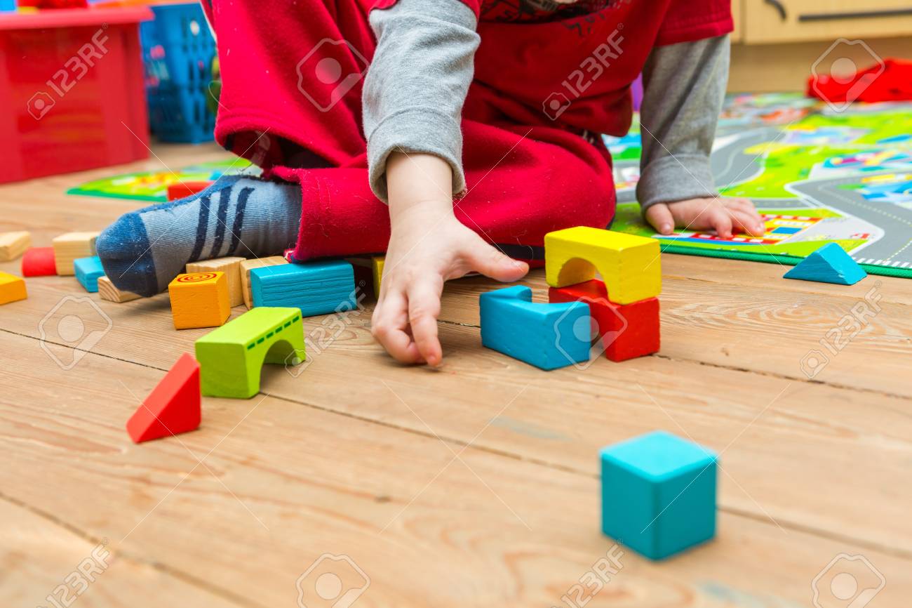 play wooden blocks